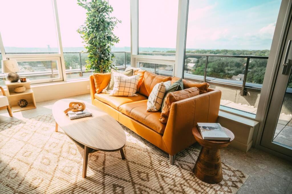New Luxury 2Br Penthouse Apt In Central Halifax Extérieur photo
