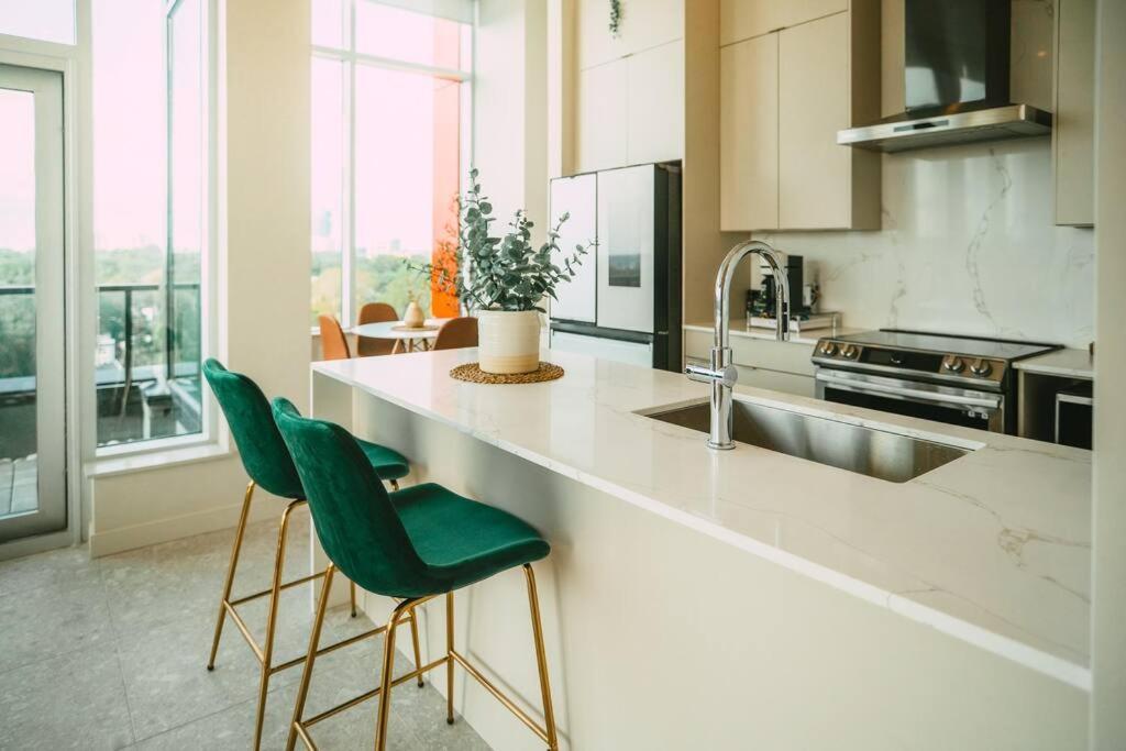 New Luxury 2Br Penthouse Apt In Central Halifax Extérieur photo