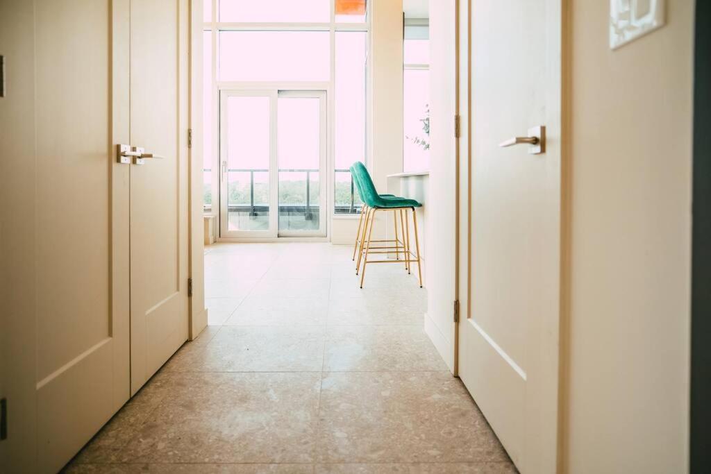 New Luxury 2Br Penthouse Apt In Central Halifax Extérieur photo
