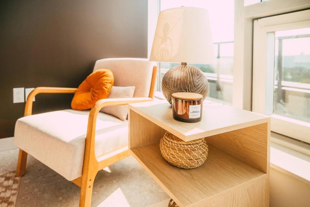 New Luxury 2Br Penthouse Apt In Central Halifax Extérieur photo